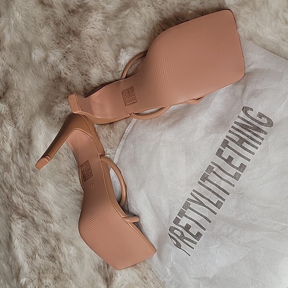 2 pairs "Pretty Little Thing" heels / size 7wide NEW - Picture 4 of 8